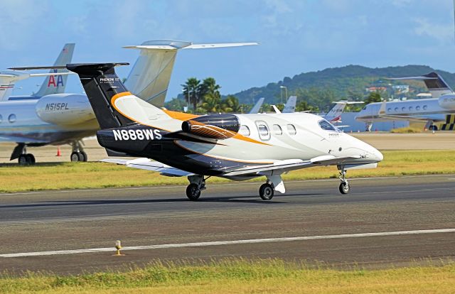 Canadair Challenger (N888WS)