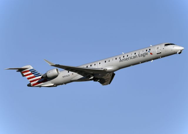 Canadair Regional Jet CRJ-900 (N954LR)