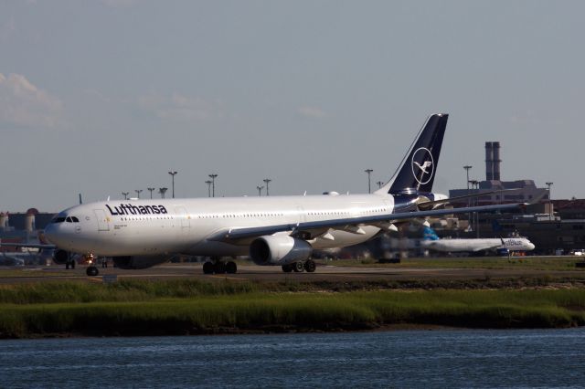 Airbus A330-300 (D-AIKP)