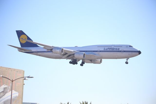 BOEING 747-8 (D-ABYT)