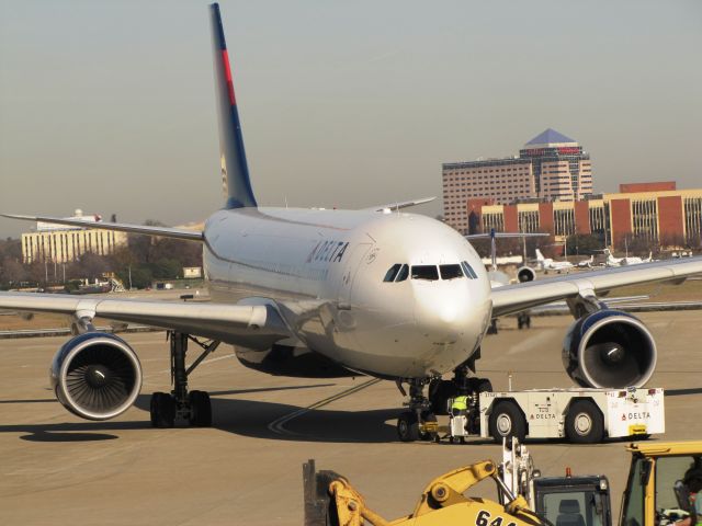 Airbus A330-300 (N860NW)