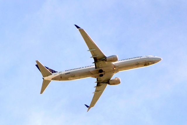 Boeing 737-900 (N63820)