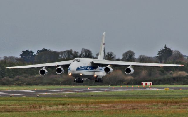 Antonov An-124 Ruslan (RA-82043) - volga dnepr an-124 ra-82043 about to land at shannon today 10/11/15.