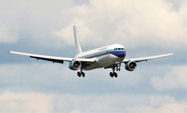 BOEING 767-300 (N706KW) - eastern airlines b767-336er n706kw landing at shannon 23/8/21.