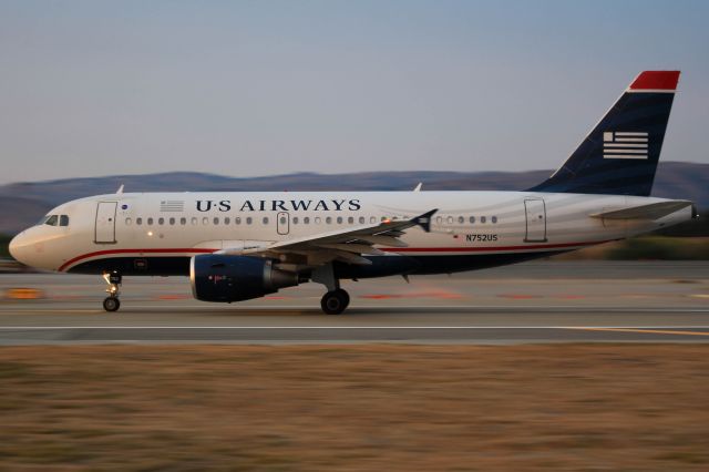 Airbus A319 (N752US)