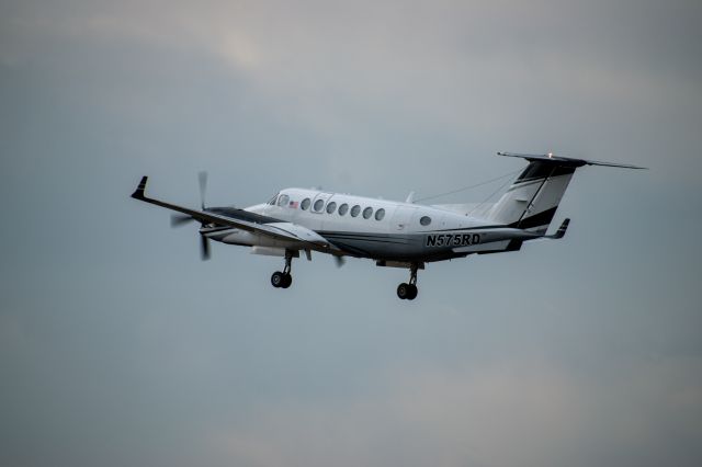 Beechcraft Super King Air 350 (N575RD)