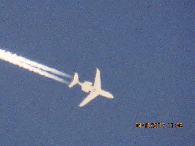 Bombardier Challenger 300 (N763MT)