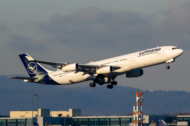 Airbus A340-300 (D-AIGT)