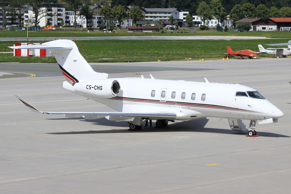 Canadair Challenger 350 (CS-CHG)