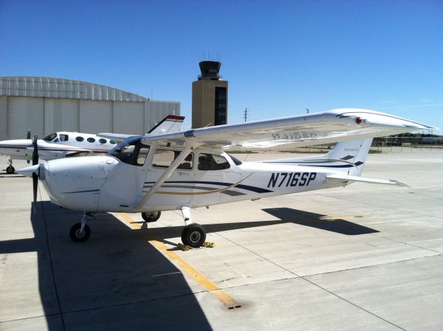 Cessna Skyhawk (N716SP)