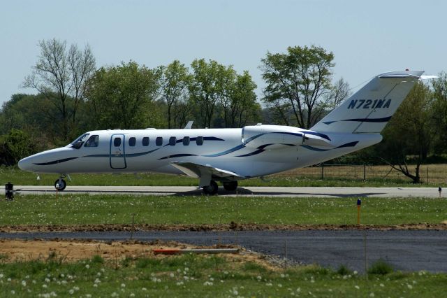 Cessna Citation CJ1 (N721MA) - Back Taxiing 25