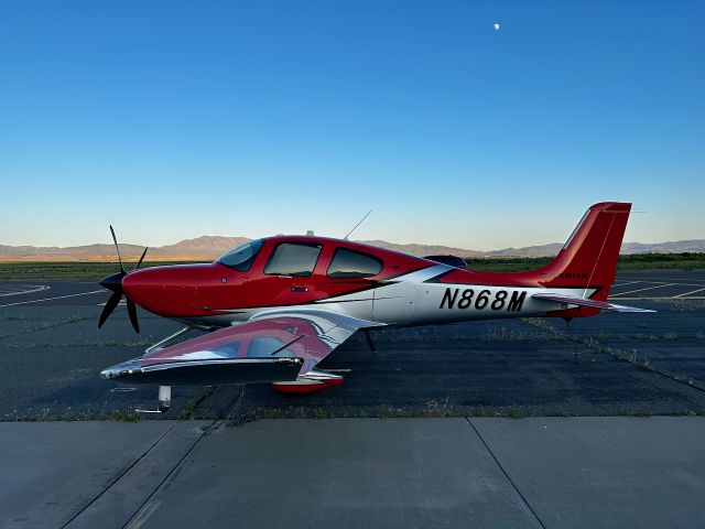 Cirrus SR-22 (N868M) - Cirrus (nicknamed Marshall) gets a new tail number.