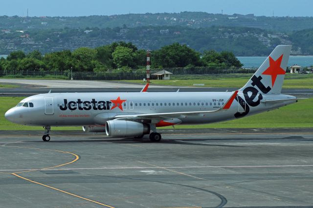 Airbus A320 (9V-JSP)