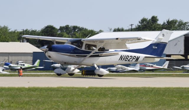 Cessna Skylane (N182PW) - Airventure 2019