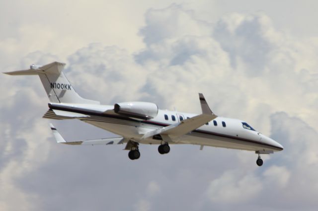 Learjet 45 (N100KK)