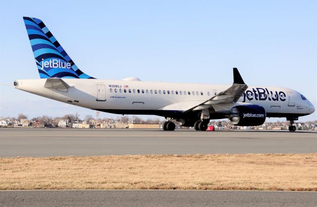 Airbus A220-300 (N3085J)