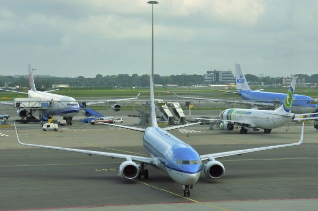 Boeing 737-900 (PH-BXT) - KLM Boeing 737-9K2(WL) PH-BXT Zeestern in Amsterdam 