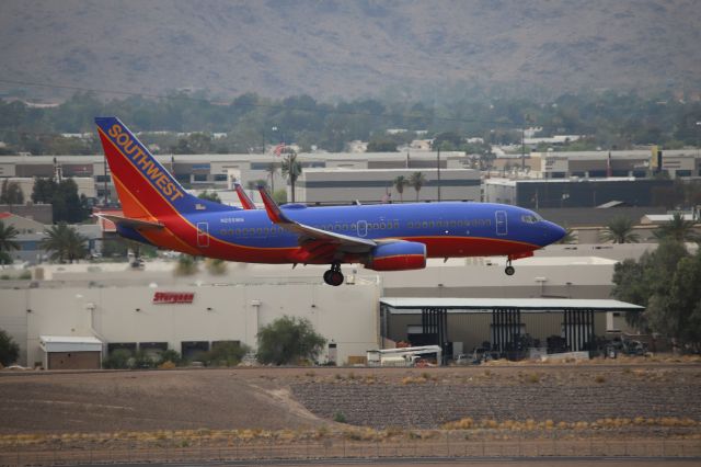 Boeing 737-700 (N255WN)