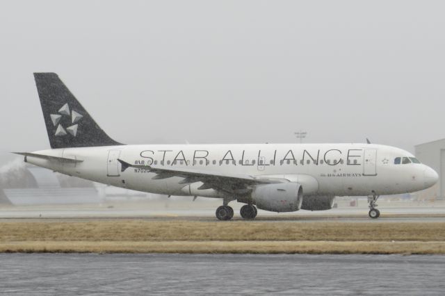 Airbus A319 (N702UW) - US Airways A319 "Star Alliance" 1/28/14