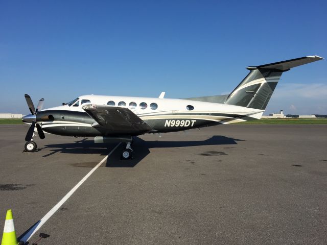 Beechcraft Super King Air 200 (N999DT)