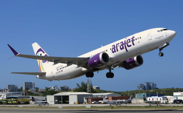 Boeing 737 MAX 8 (HI1098)
