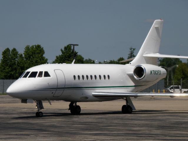 Dassault Falcon 2000 (N783FS) - An Elite Aviation Falcon 2000 (N783FS) taxis to the active at Blue Grass Airport (KLEX)...