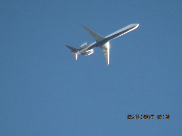 McDonnell Douglas MD-88 (N932DL)