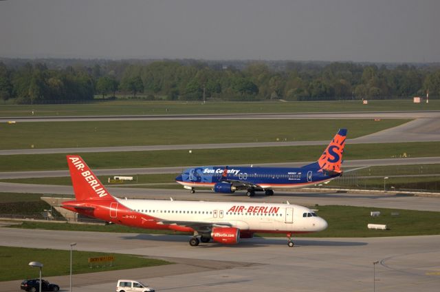 Airbus A320 (D-ATLJ)