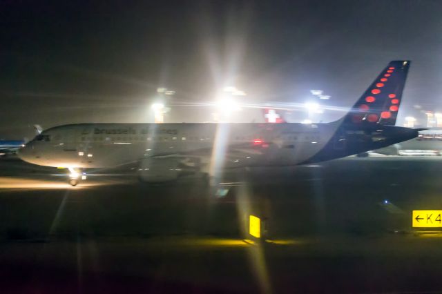 Airbus A320 (OO-SNE)