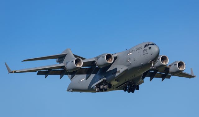 Boeing Globemaster III (10-0220) - "ICE10" returning to Christchurch a few hours after departure for Phoenix Field.