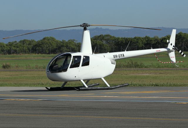 Robinson R-44 (VH-UYA)