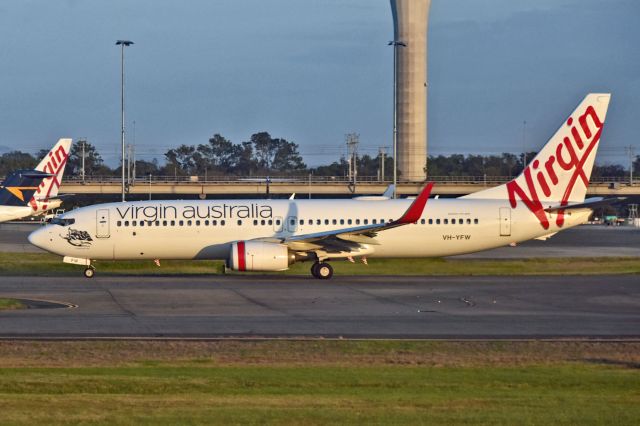 Boeing 737-800 (VH-YFW)