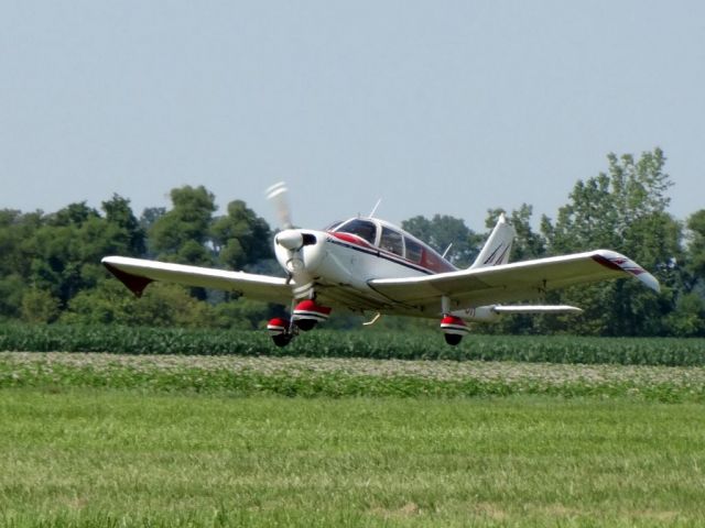 Piper Cherokee (N8378R)