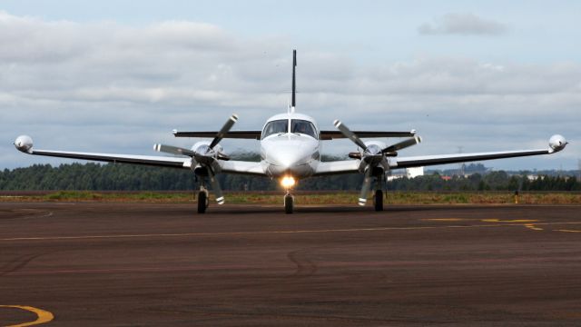 Piper Navajo (PT-OLF)