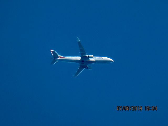 Embraer 175 (N231AN)