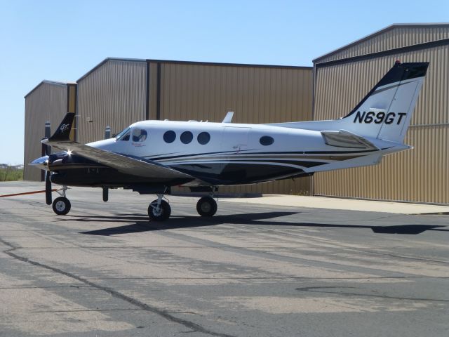 Beechcraft King Air 90 (N69GC)