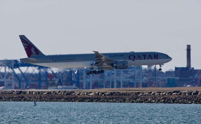 BOEING 777-300 (A7-BAO) - Qatar Airways Boeing 777-300 Landing in Boston!