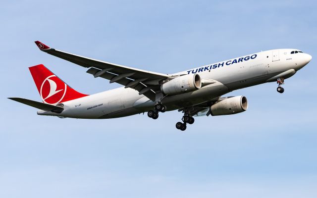 Airbus A330-200 (TC-JOY)