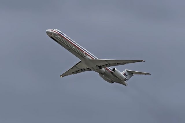 McDonnell Douglas MD-80 —