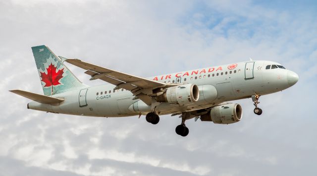 Airbus A319 (C-GAQX)