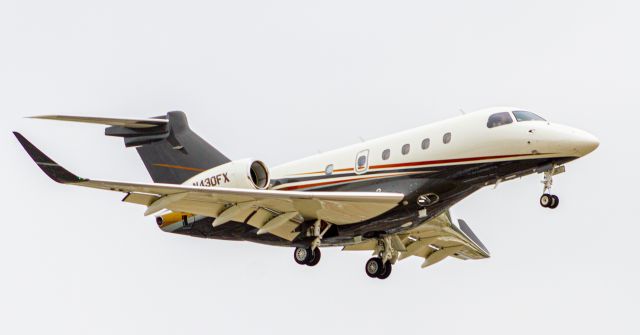 Embraer Legacy 450 (N540FX)