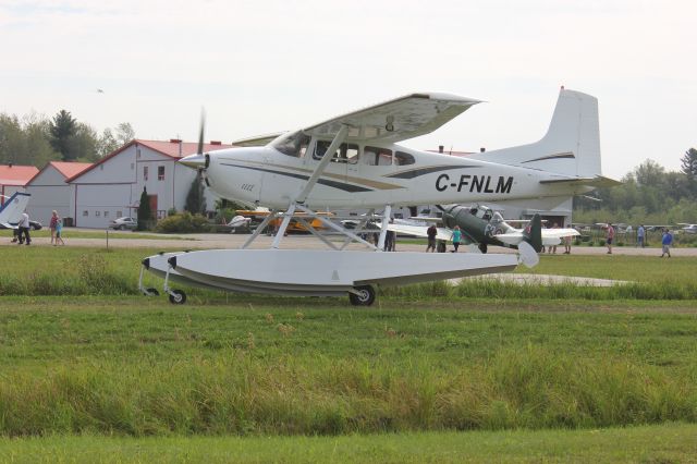 C-FNLM — - Cessna 185 F Aéroport de Lachute CSE4 25-08-2018