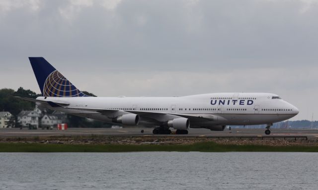 Boeing 747-400 (N107UA)