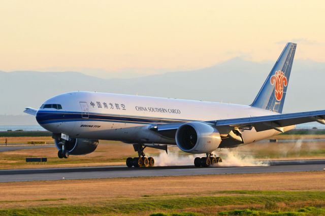 Boeing 777-200 (B-2080)