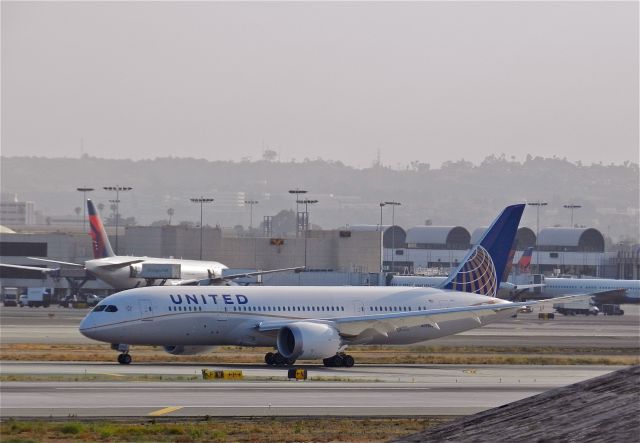 Boeing 787-8 (N26902)