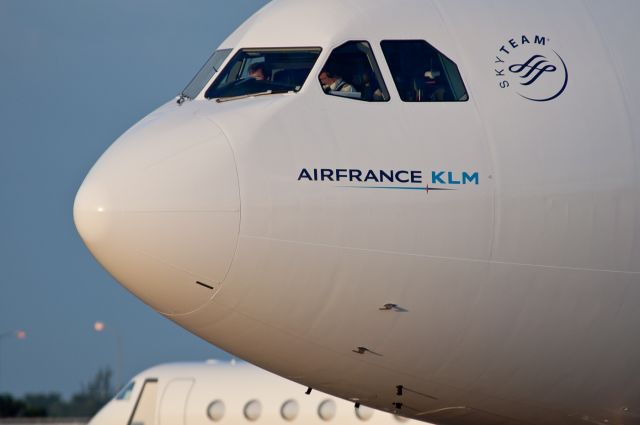 Airbus A340-300 (F-GLZK)