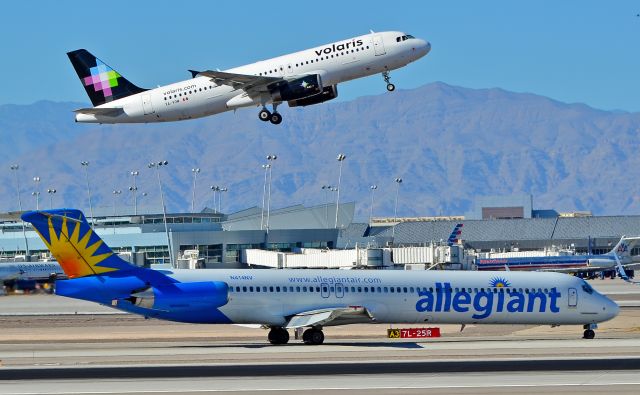 McDonnell Douglas MD-88 (N414NV) - N414NV Allegiant Air 1989 McDonnell Douglas MD-88 - cn 49766 / ln 1657 - XA-VOM Volaris 2008 Airbus A320-233 - cn 3624 - Las Vegas - McCarran International Airport (LAS / KLAS)br /USA - Nevada September 19, 2014br /Photo: Tomás Del Coro