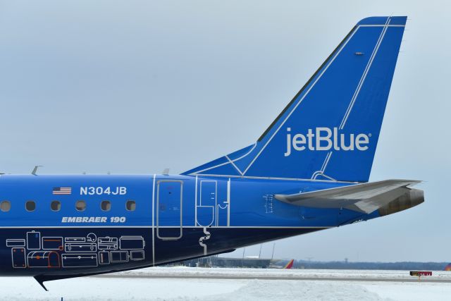 Embraer ERJ-190 (N304JB) - Some detail shots for you. 02-17-21