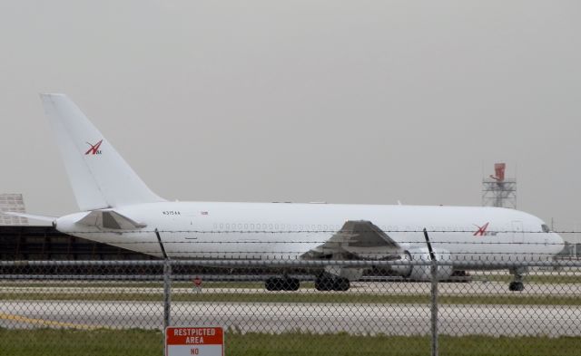 BOEING 767-200 (N315AA)