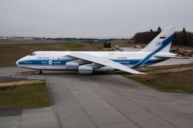 Antonov An-12 (RA-82045)